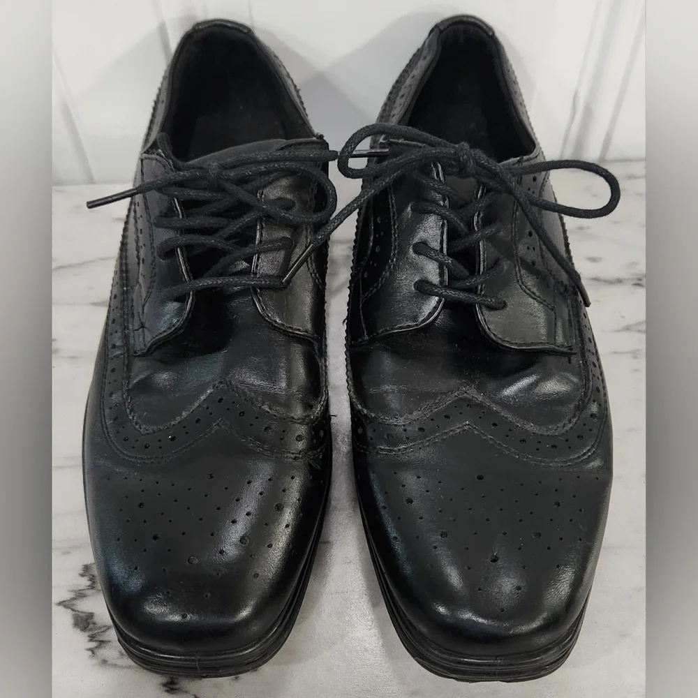 Deer Stags Ace wingtips kid's black dress shoes size 5w LIKE NEW CONDIT…